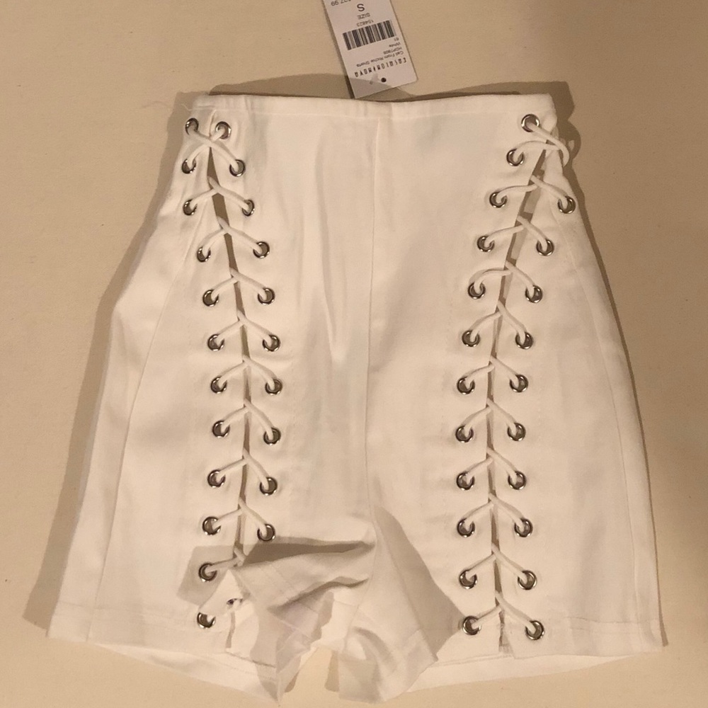 White lace up shorts